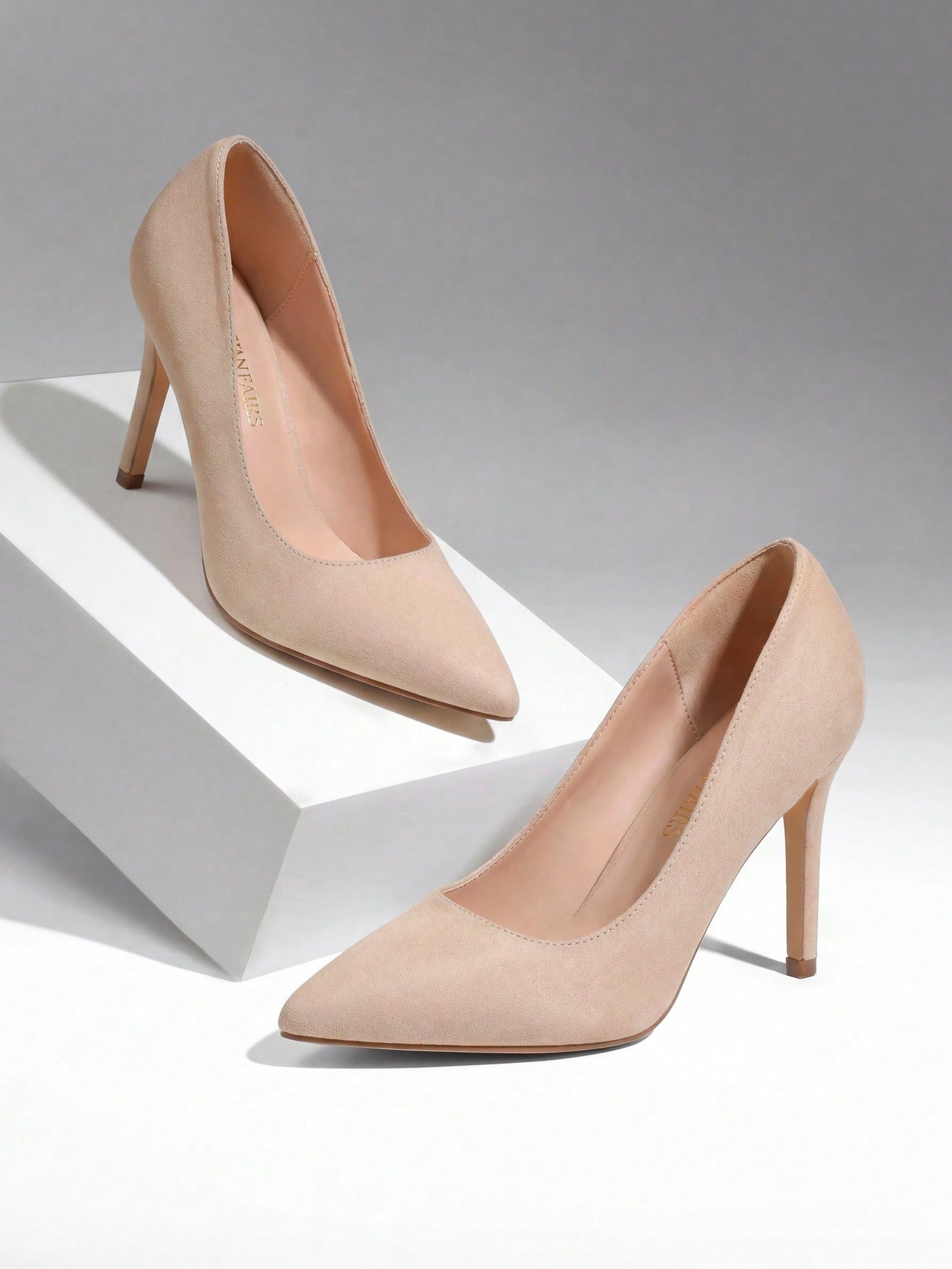 Damespumps met hoge stilettoha - Court Heel Pointed recensie en prijs