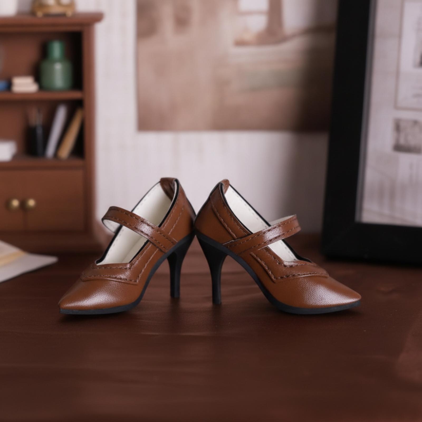 Miniatuurmodepoppenhakken met  - Court Heel Pointed recensie en prijs