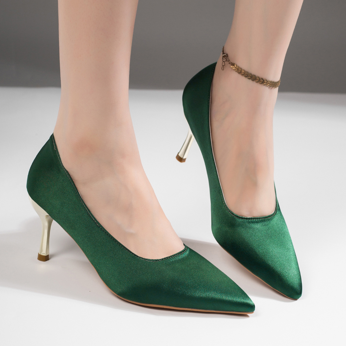Dames groene satijnen pumps me - Court Heel Pointed recensie en prijs