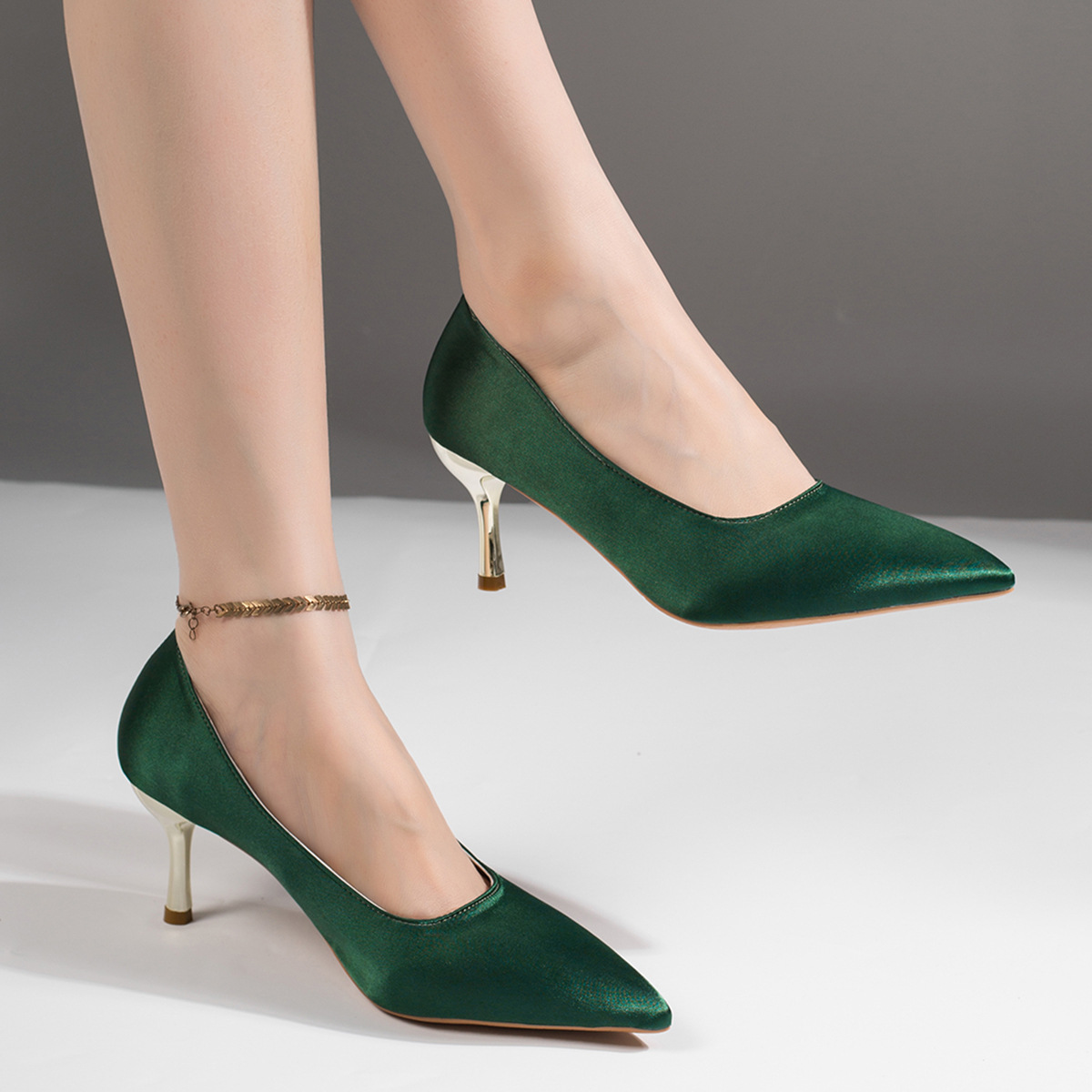 Dames groene satijnen pumps me - Court Heel Pointed recensie en prijs